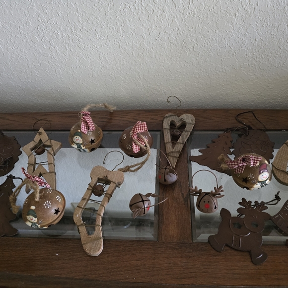 Rustic Christmas tree ornament collection. 34 pieces. - Picture 3 of 9